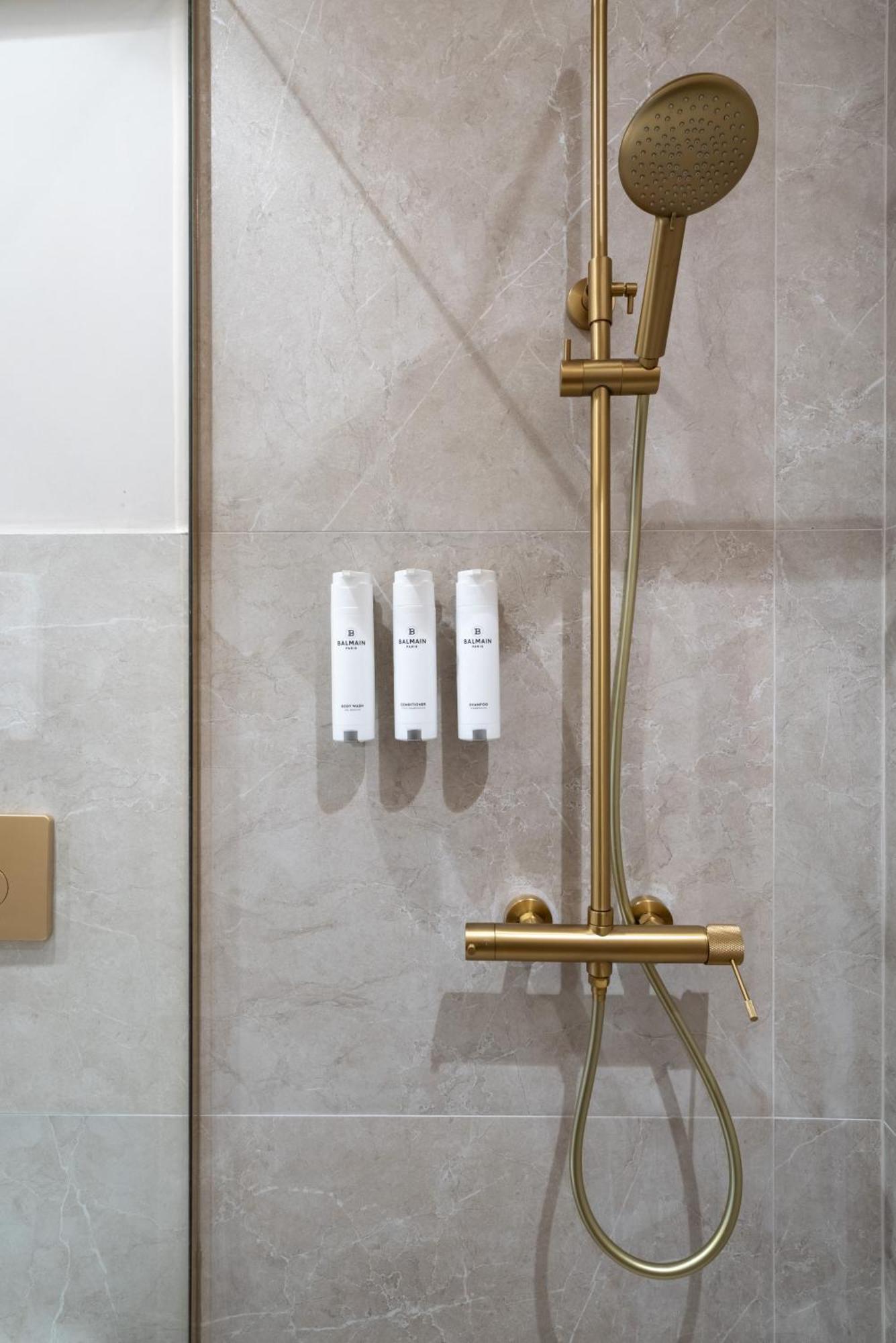 Num Suites & Lofts 雅典 外观 照片